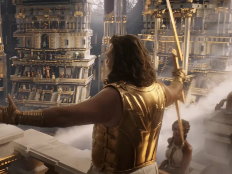 Thor: Love and Thunder, ultimissimo trailer: l’Olimpo dall’esterno sembra Star Wars