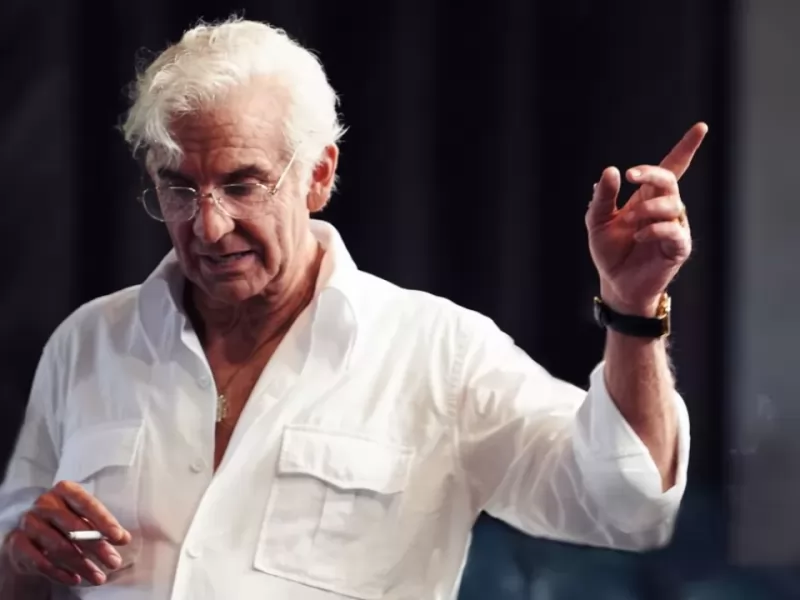 Maestro, Bradley Cooper ha parlato come Leonard Bernstein per un anno!