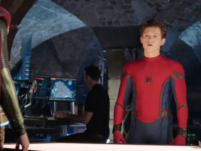 Spider-Man: Far From Home, quale scena presente nel trailer non compare nel film?