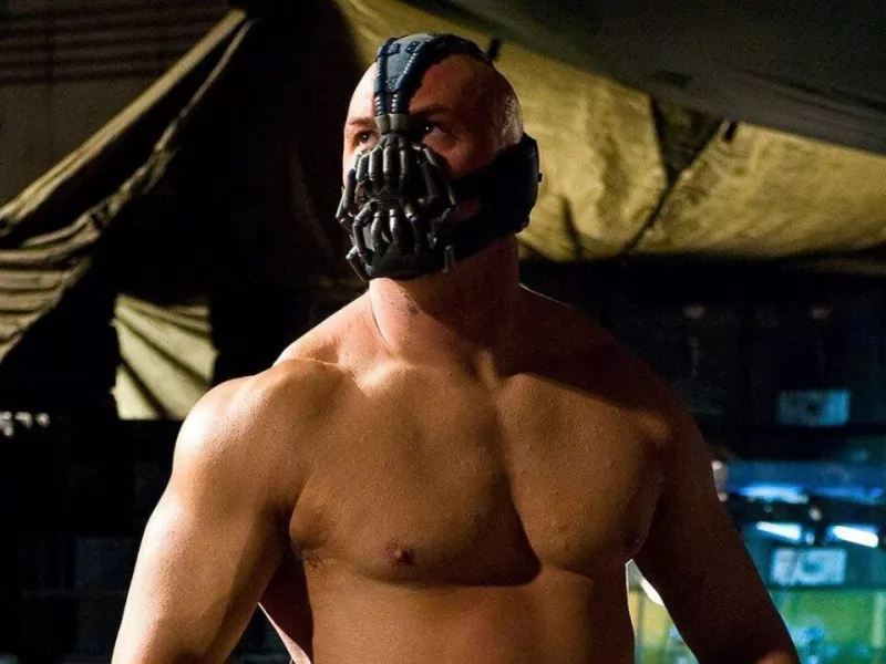 Ecco come Tom Hardy ha creato la voce di Bane per Il Cavaliere Oscuro – Il ritorno