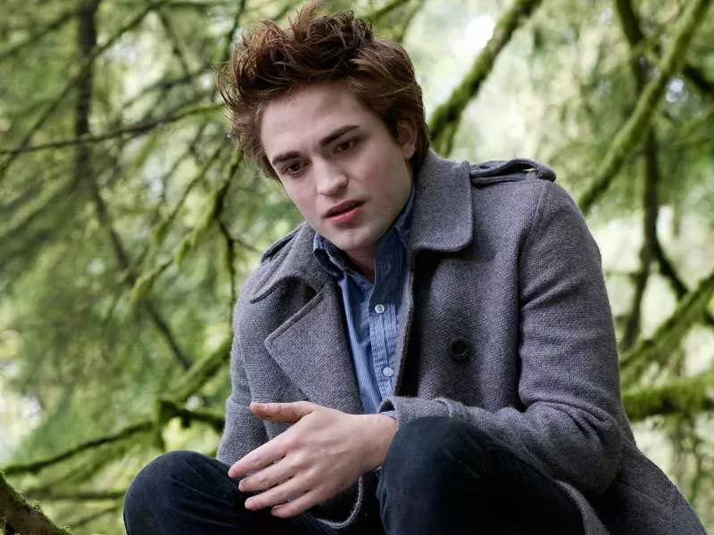 Robert Pattinson non voleva assolutamente togliersi la maglietta per Twilight