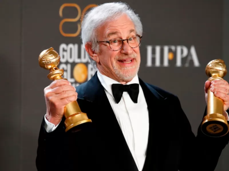 Spielberg farà un nuovo film sugli alieni: sarà scritto dall’autore di Jurassic Park