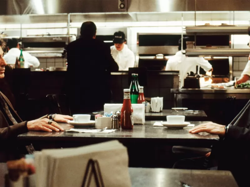 Heat, ecco com’è nata l’iconica scena della cena tra Al Pacino e Robert De Niro