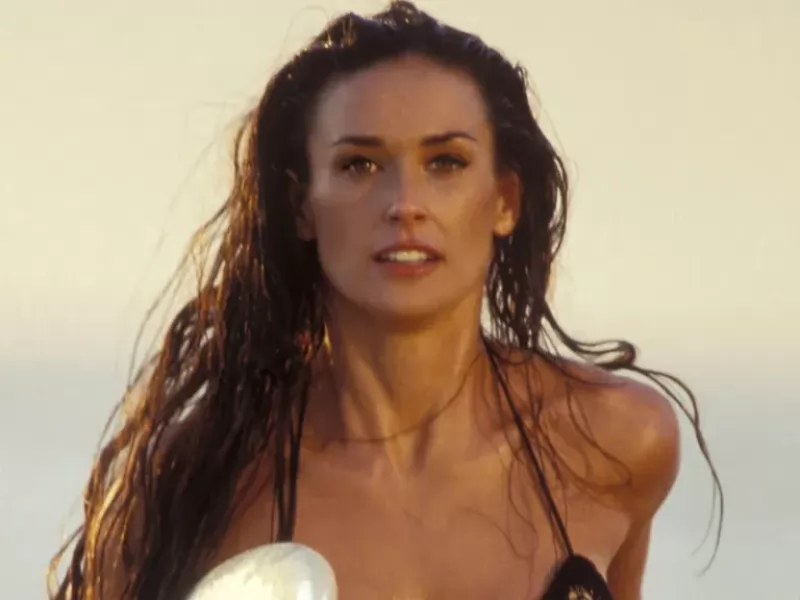 Demi Moore supplicò la produzione di Charlie’s Angels: ‘Non inquadratemi il sedere’