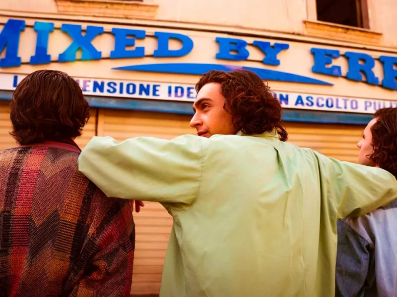 Mixed by Erry, perché i veri protagonisti del film hanno fatto causa ad Amazon?
