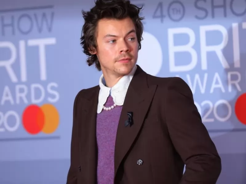 Papa Leone XIV, tra la folla a San Pietro c’era anche Harry Styles